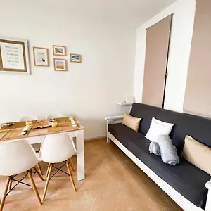 https://precioso-apartamento-en-2-linea-de-playa-de-la-carihuela.es-andalucia.com